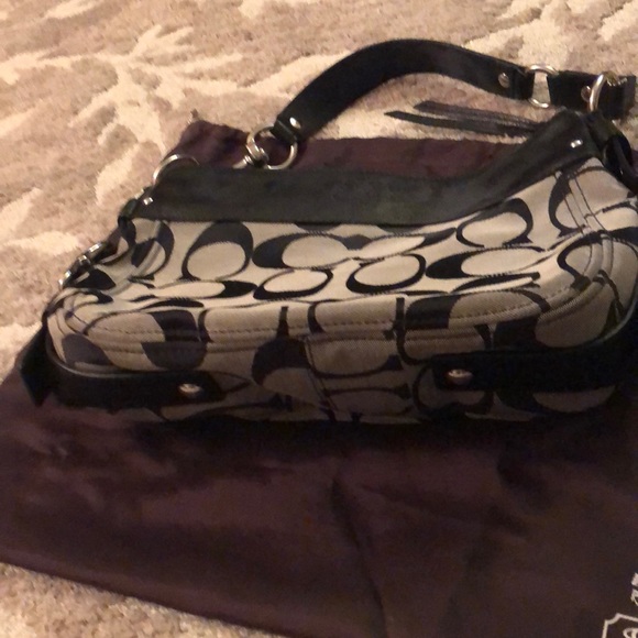 Coach Zoe Signature Handbag - Picture 3 of 6